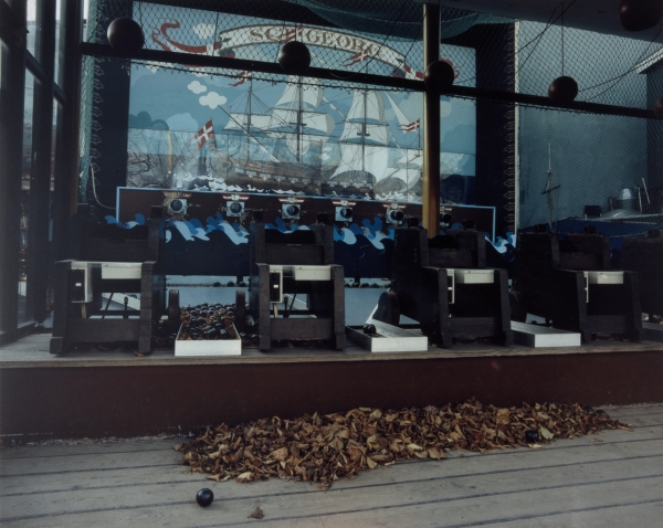 Forestillingen om Tivoli/ The Notion of Tivoli, 2000, photography, each 58 x 47 cm
Series of 32 photographies from abandoned amusementpark Tivoli in Copenhagen, DK